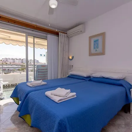 Santa Maria 118 - One Bed 아데제