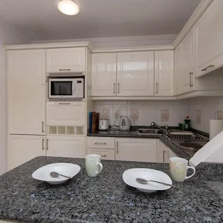 Santa Maria 118 - One Bed * אדחה